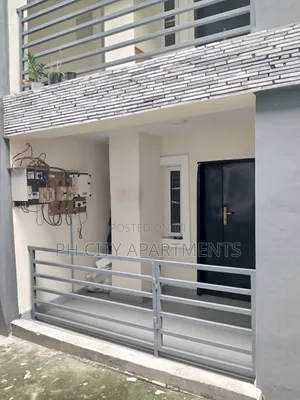 3bdrm Block of Flats in GRA Phase 3 / Port-Harcourt for rent