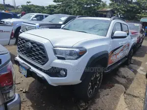 Toyota Tacoma 2020 White