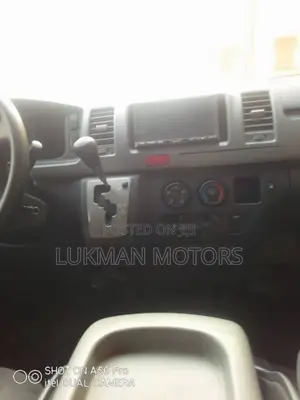 Toyota HiAce 2012 Blue