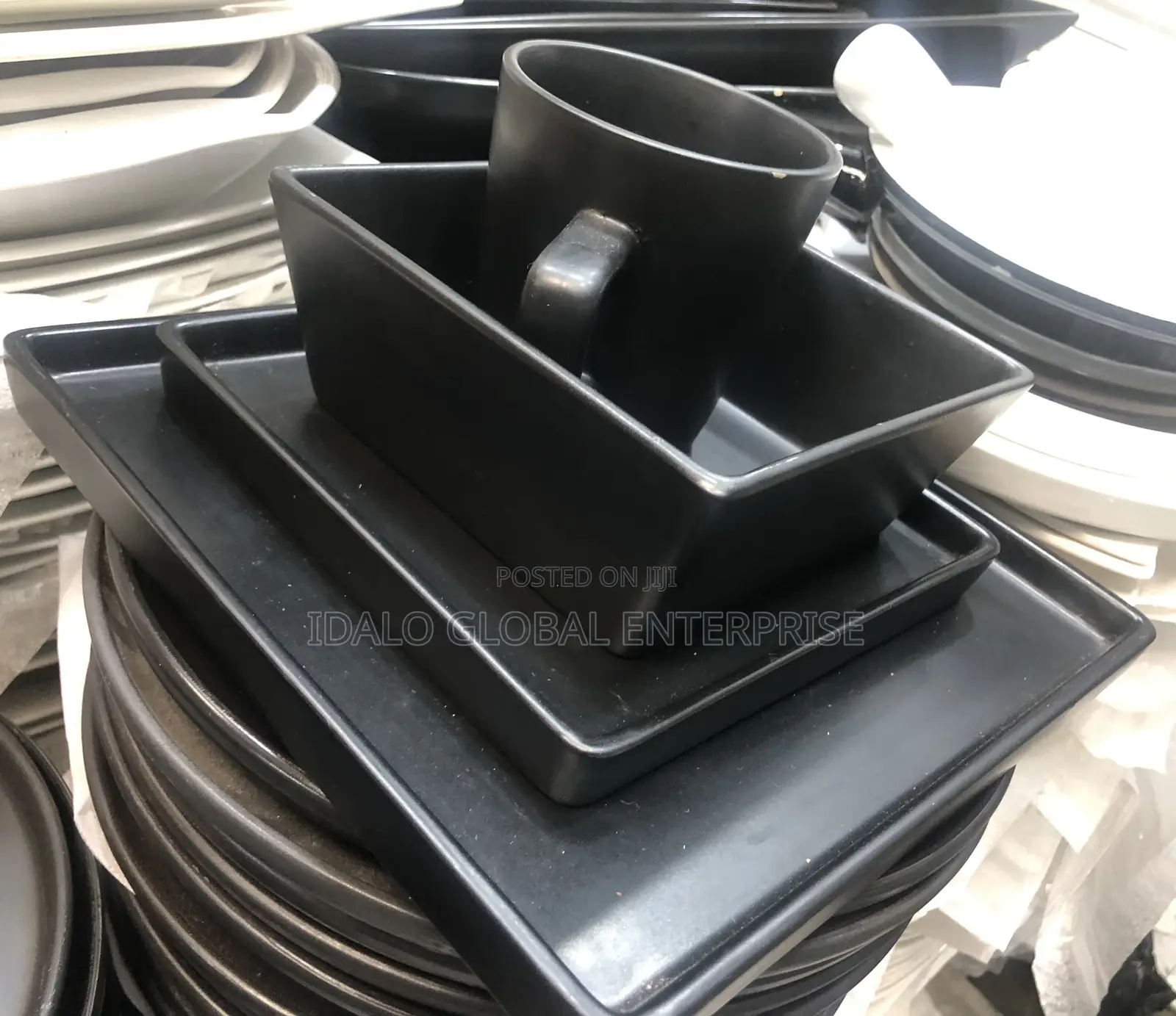16pcs Square-Shaped Dinner Plates Set