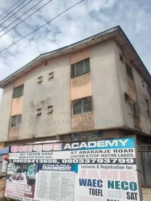 3bdrm Block of Flats in Costom Bus Stop, Alimosho for sale