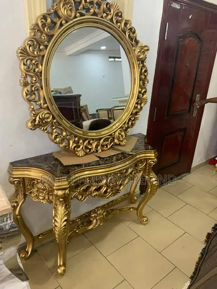 Royal Mirror Console