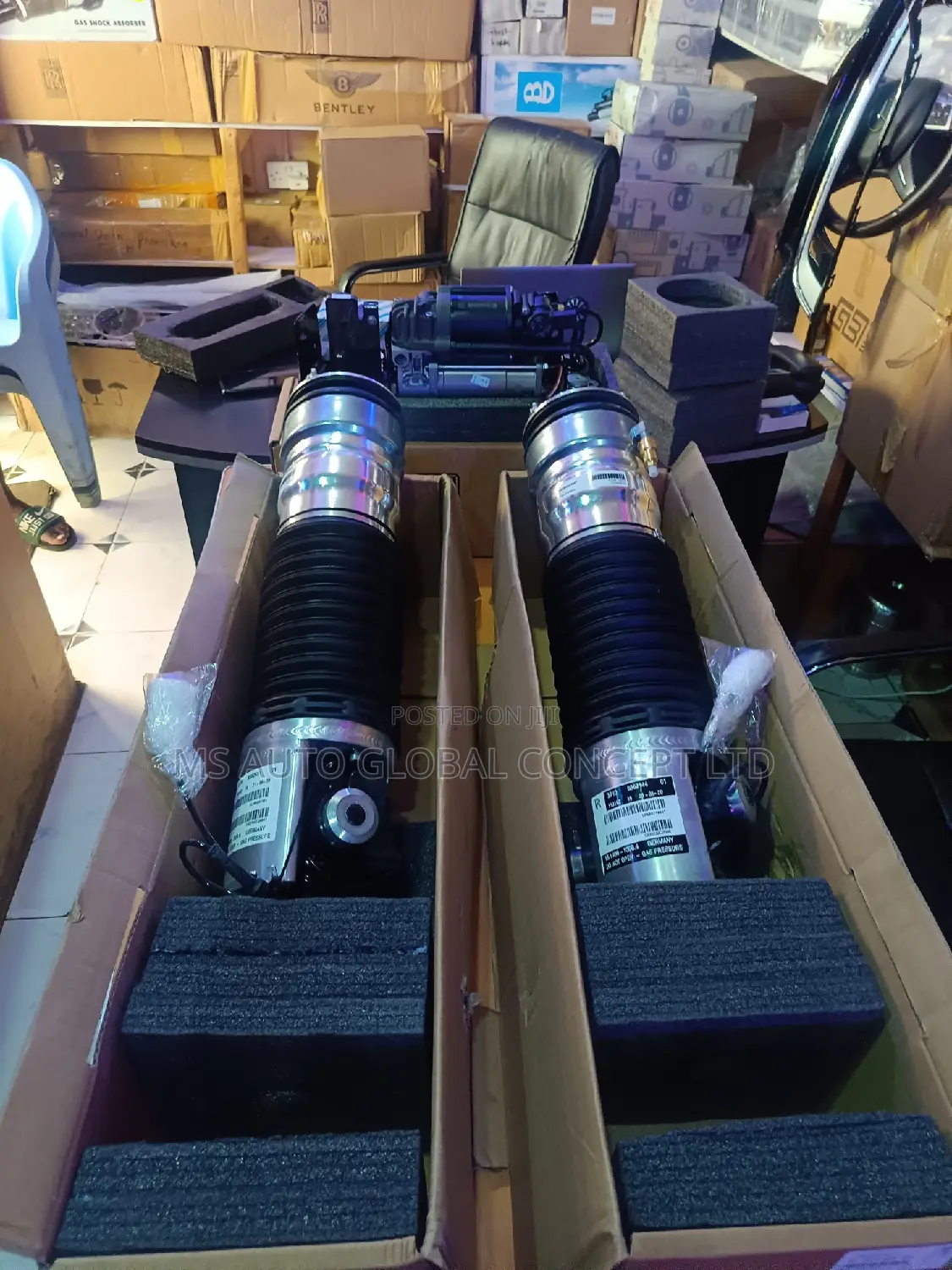 Rolls Royce Wraith Front Shock and Pump