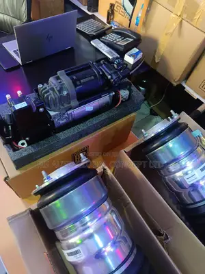 Rolls Royce Wraith Front Shock and Pump