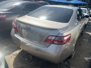 Toyota Camry 2009 Gold