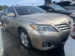 Toyota Camry 2009 Gold