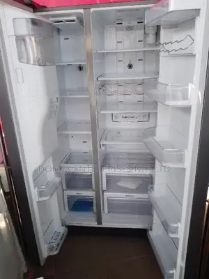 Samsung Side by Side Fridge and Freezer With Dispenser