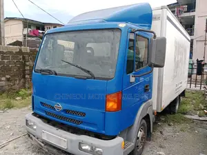 Nissan Truck 6 Tons Containerbody