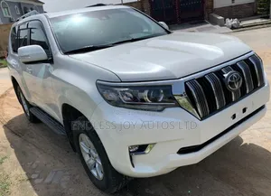 Photo - Toyota Land Cruiser Prado 2022 White