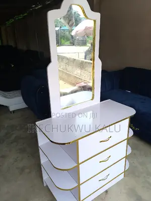 Mirror Stand