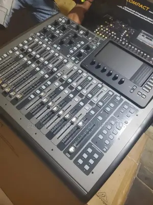 Behringer Digital Mixer X32 Compact