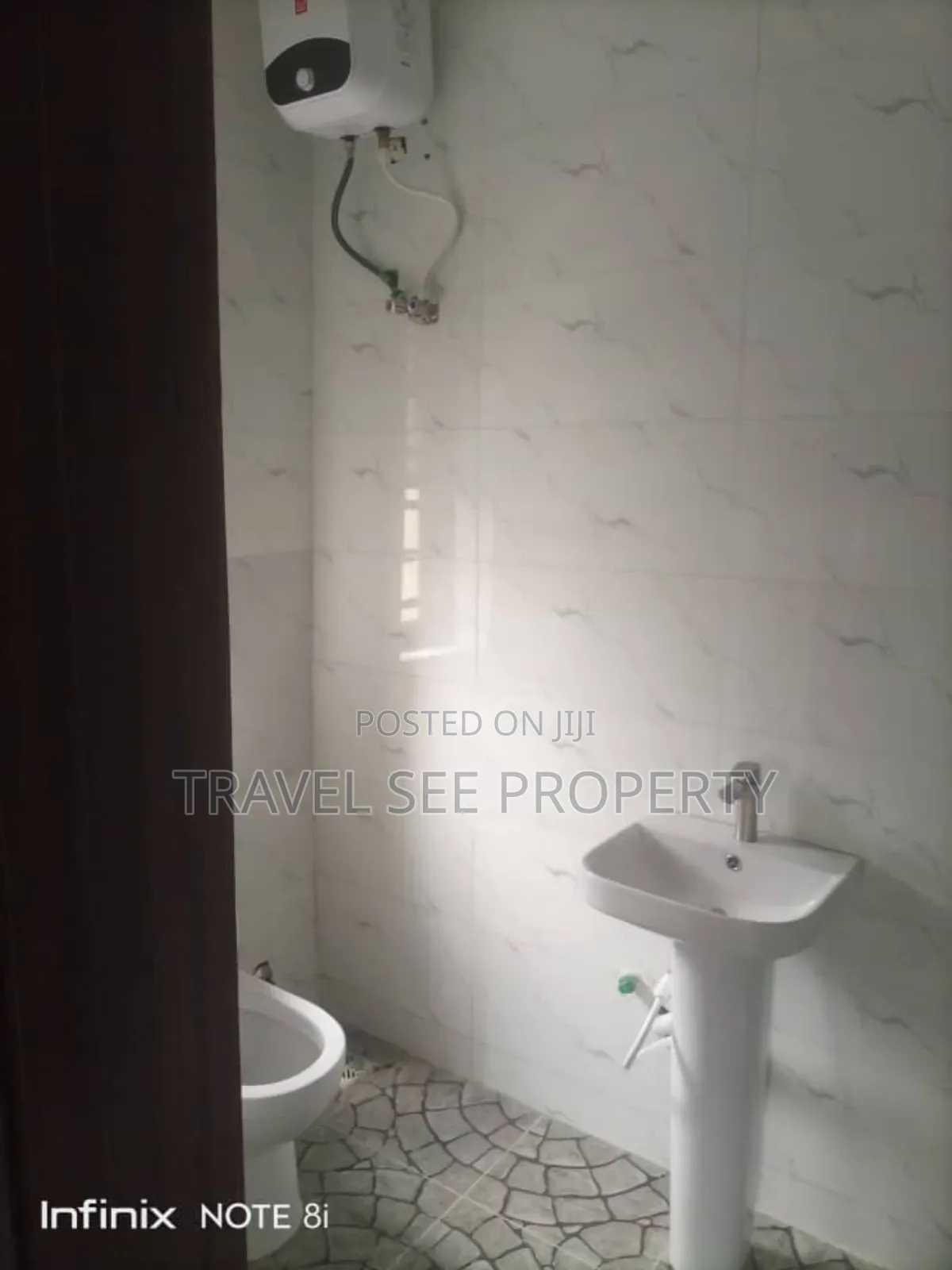 Furnished 3bdrm Mansion in Beechwood Estate, Bogije for rent