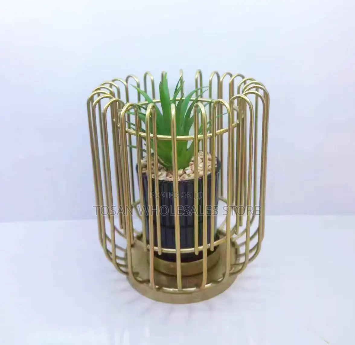 Beautiful Table Flower/Pop Deco.