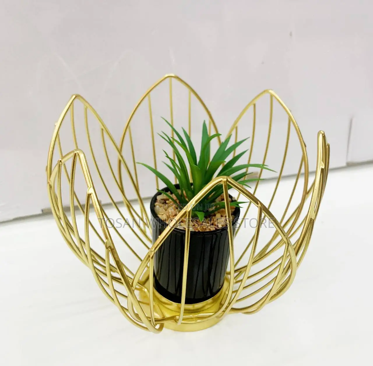 Beautiful Table Flower/Pop Deco.