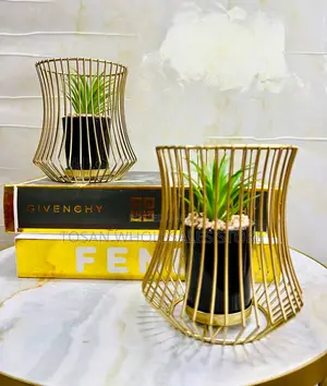 Beautiful Table Flower/Pop Deco.