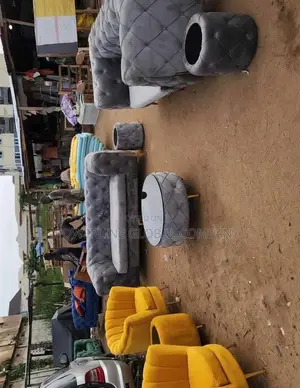 Couch of 7 Seater With Centre Table for Homes/ Hotels/ Bars