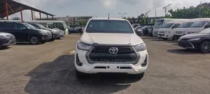 New Toyota Hilux 2023 White