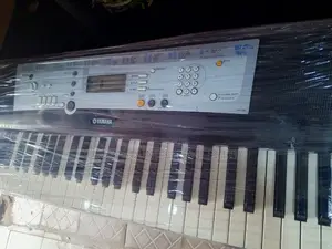 Yamaha Keyboard YTP200