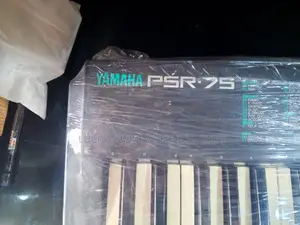 Yamaha Keyboard Psr75