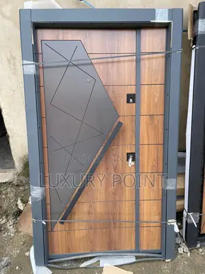 D8 Luxury Door