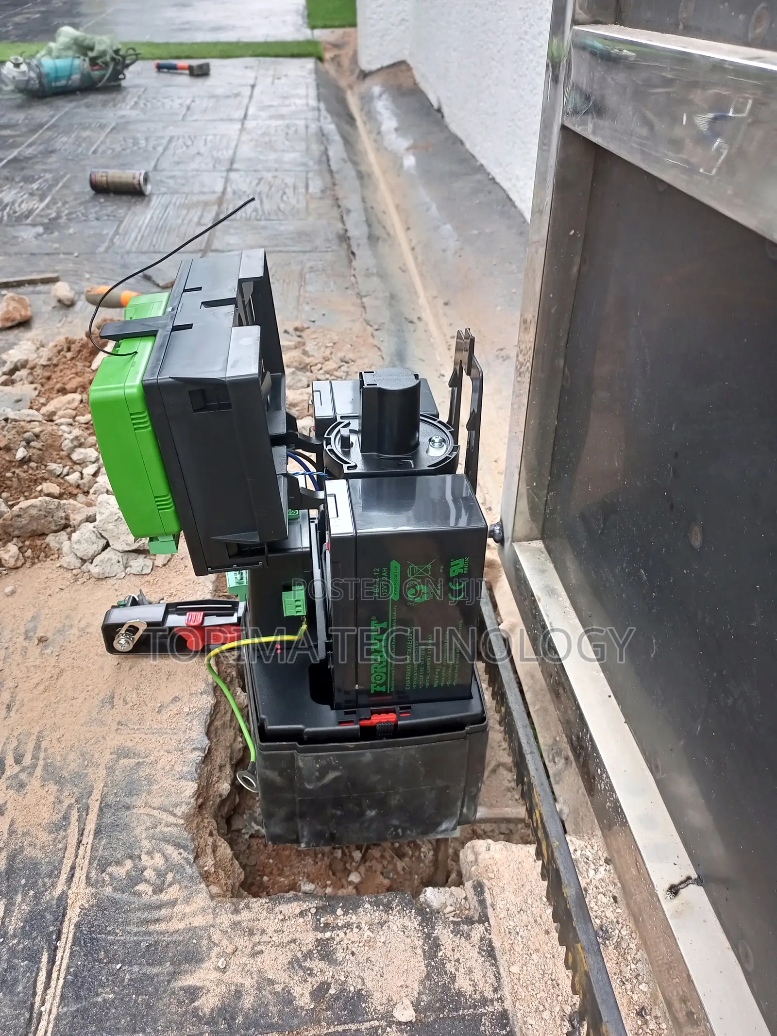 Installation of a Gate Machine
