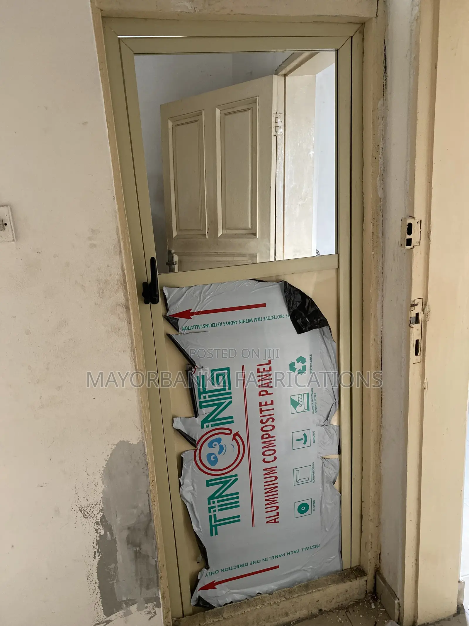 Aluminium Toilet Door With Mirror