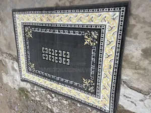 Low Budget Center Rug- 5by7ft