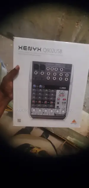 Behringer Xenyx Q802 USB