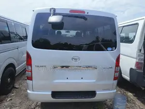 Toyota HiAce 2012 Silver