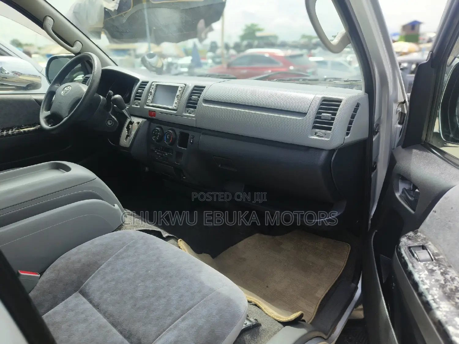 Toyota HiAce 2012 Silver