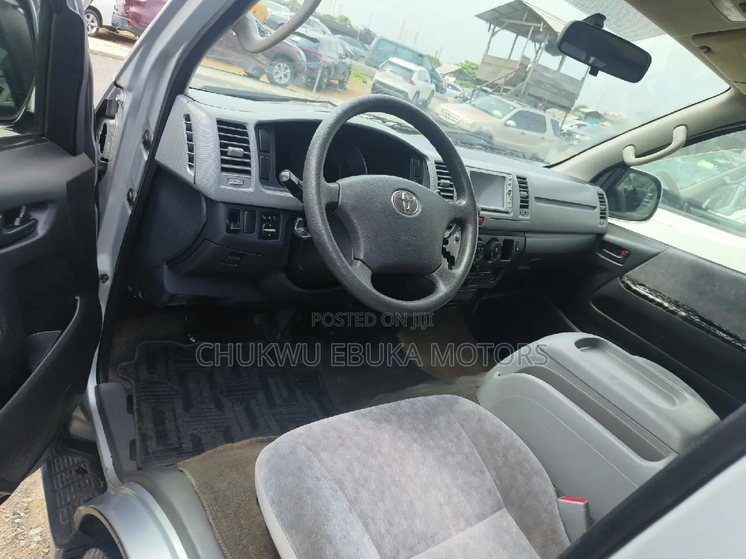 Toyota HiAce 2012 Silver