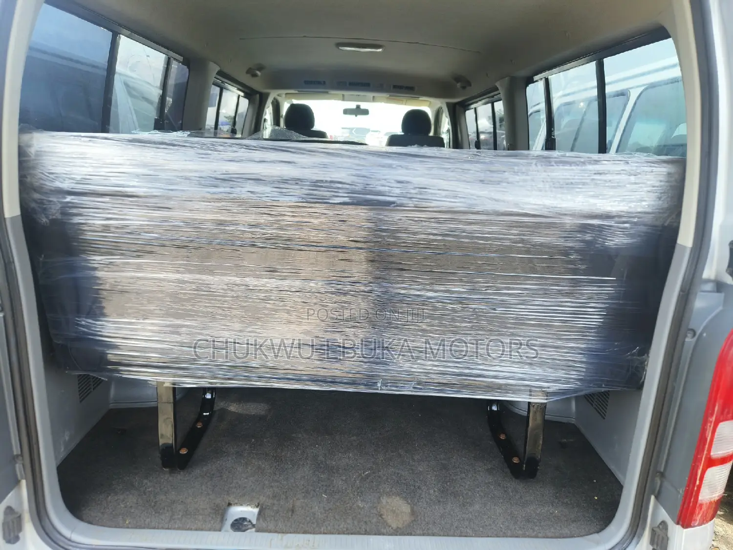 Toyota HiAce 2012 Silver