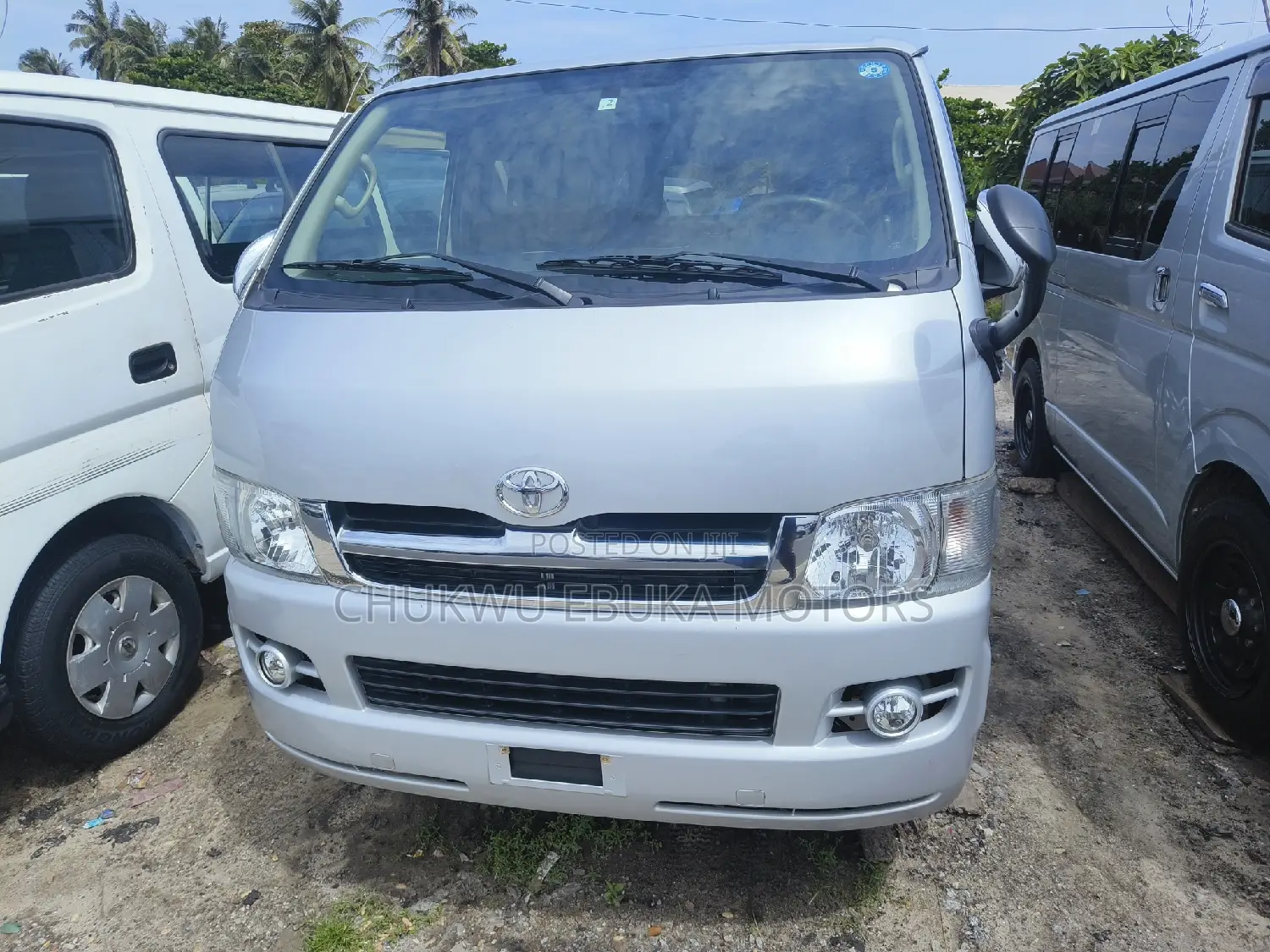 Toyota HiAce 2012 Silver