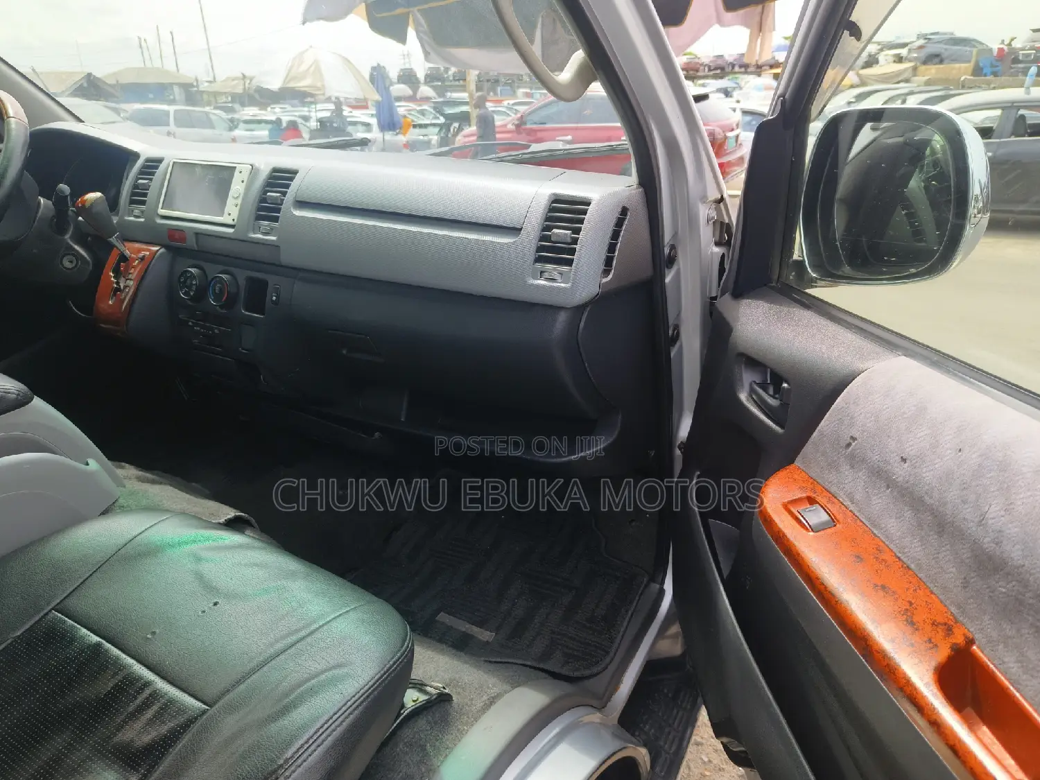 Toyota HiAce 2013 Silver