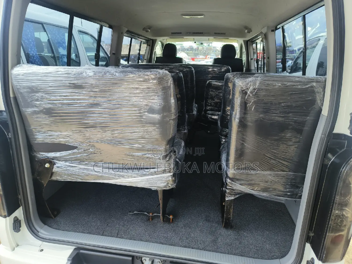 Toyota HiAce 2013 White