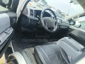 Toyota HiAce 2013 White