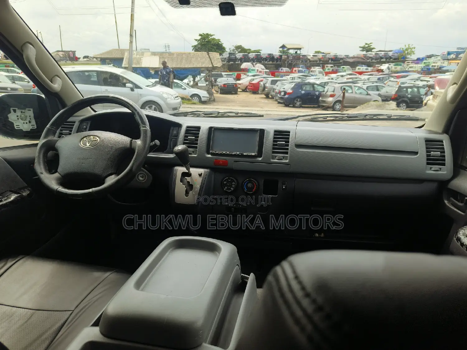 Toyota HiAce 2013 White