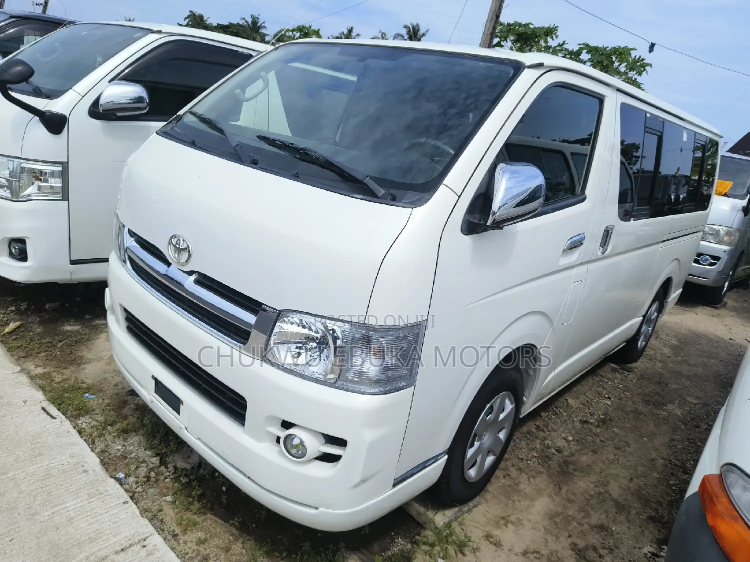 Toyota HiAce 2013 White