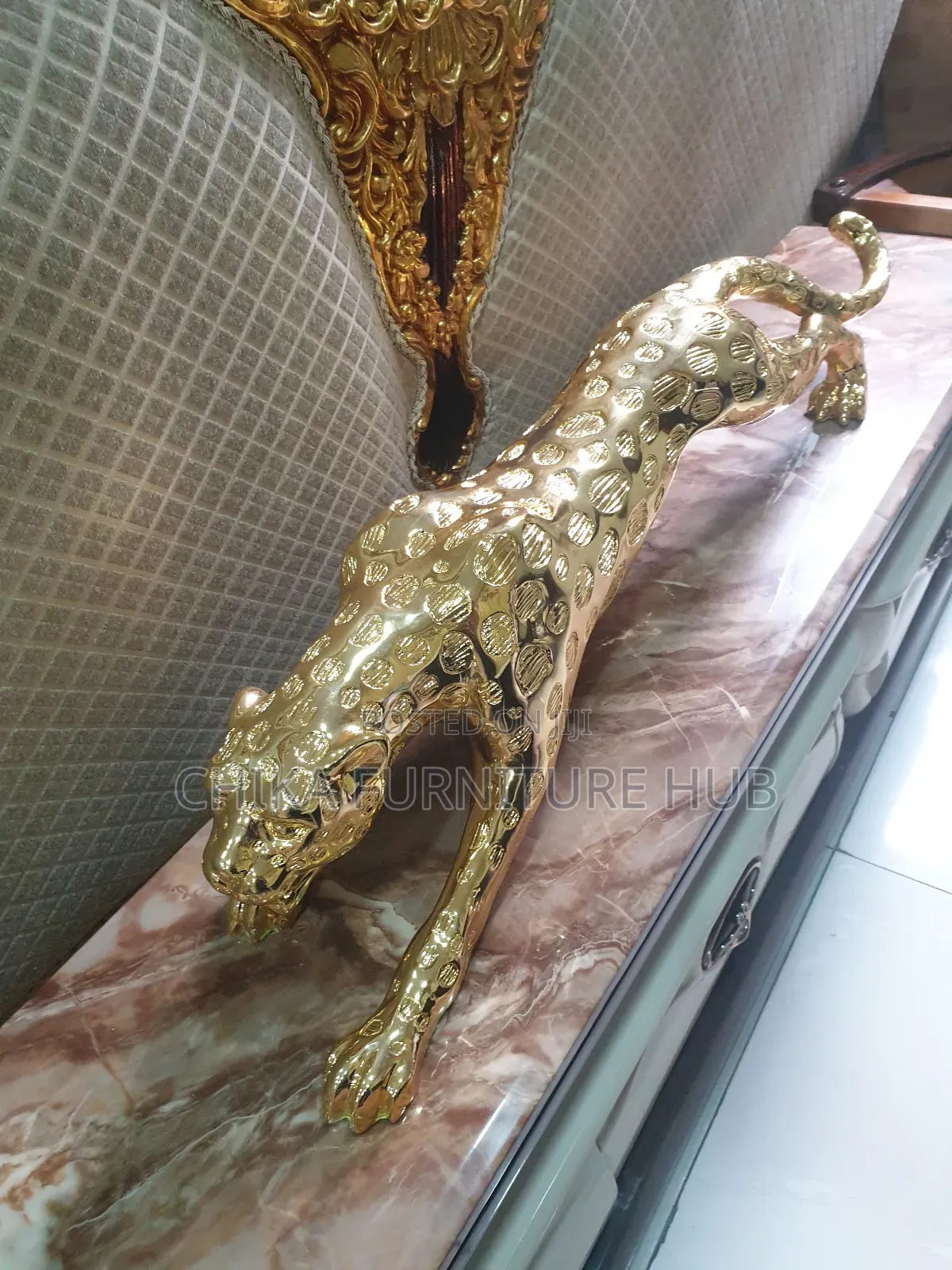 Decorative Figurines