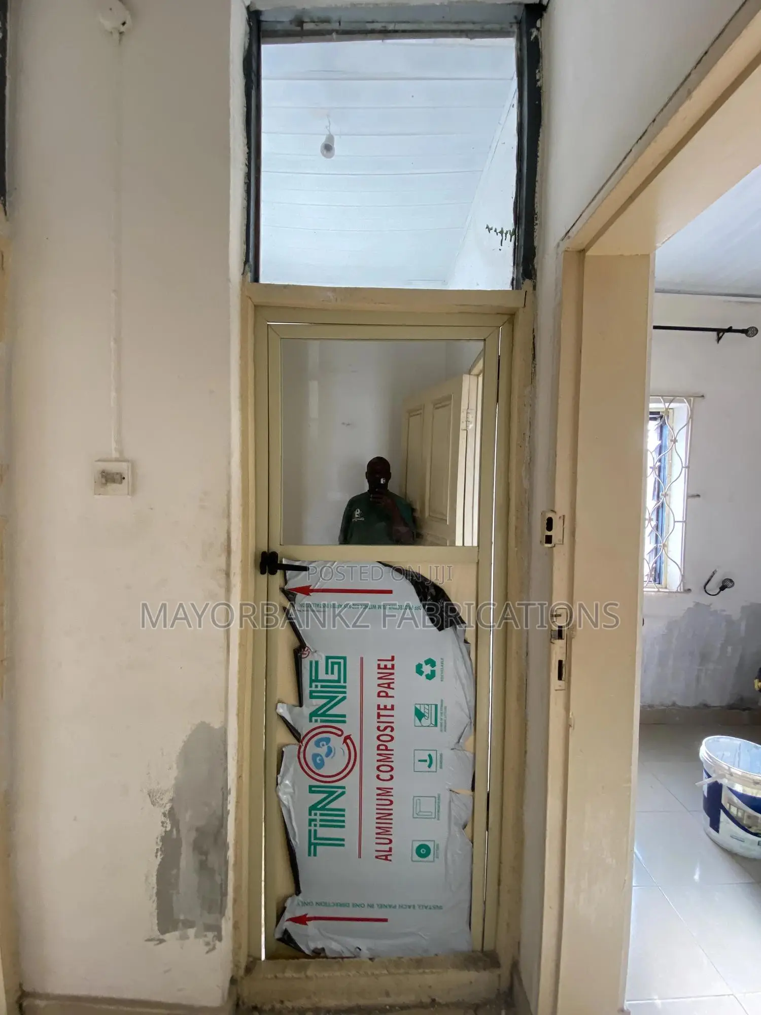 Aluminium Toilet Door With Mirror
