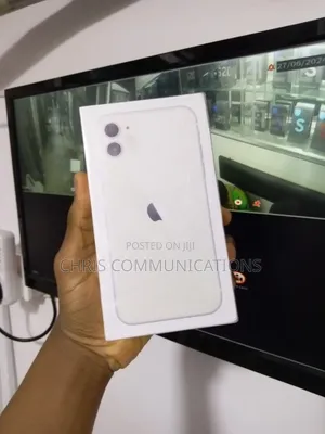 New Apple iPhone 11 64 GB White
