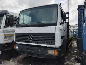Mercedes Truck 814 18fit Black Engine