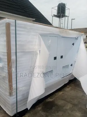 Original Perkins Soundproof Generator(250kva)