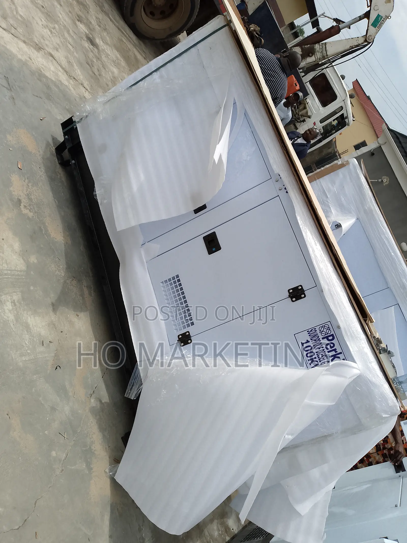 Portable 100kva Soundproof Perkins Gen