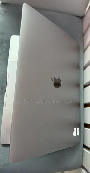 Laptop Apple MacBook Pro 2019 16GB Intel Core i9 SSD 512GB