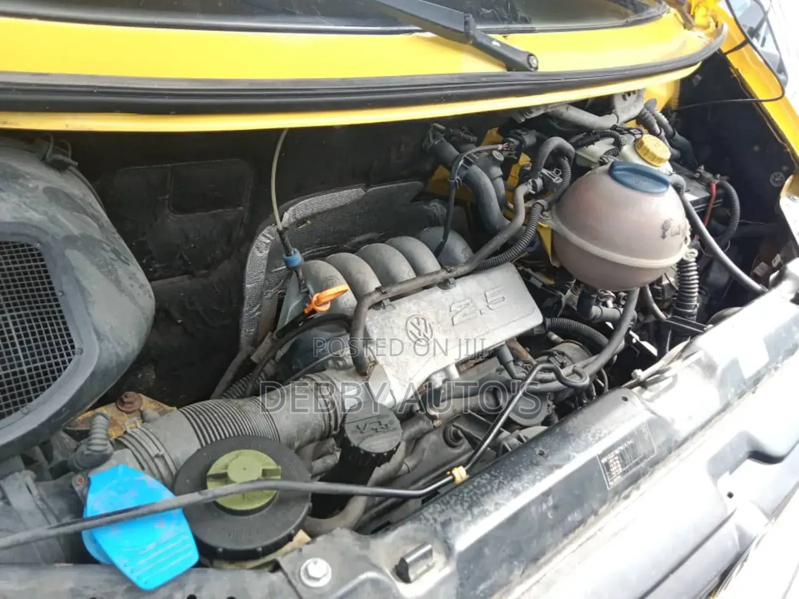 Volkswagen Transporter 2002 Yellow