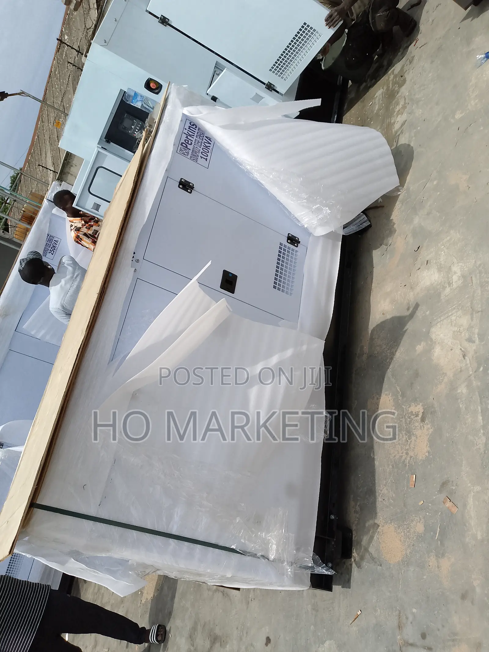 Powerful 100kva Soundproof Perkins Gen