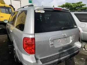 Honda Pilot 2005 Silver