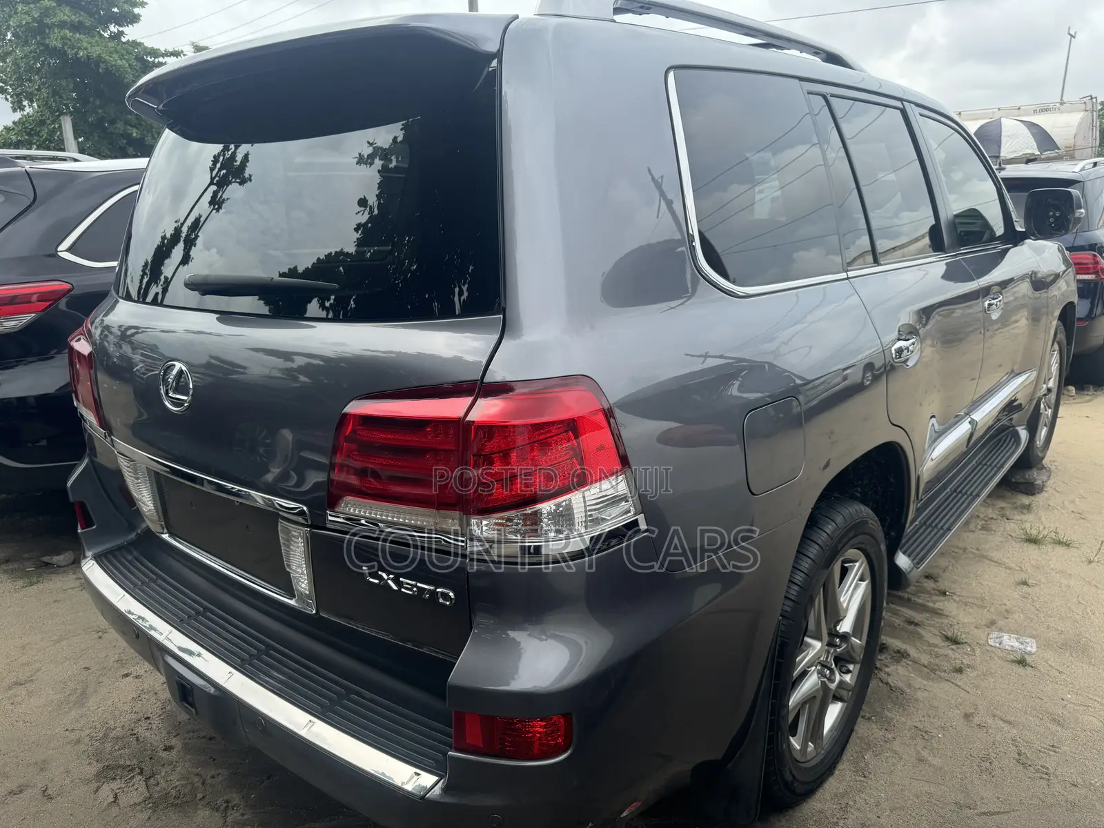 Lexus LX 570 AWD 2015 Gray