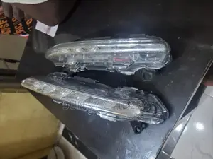C300 2011 Fog Lights Set Availability